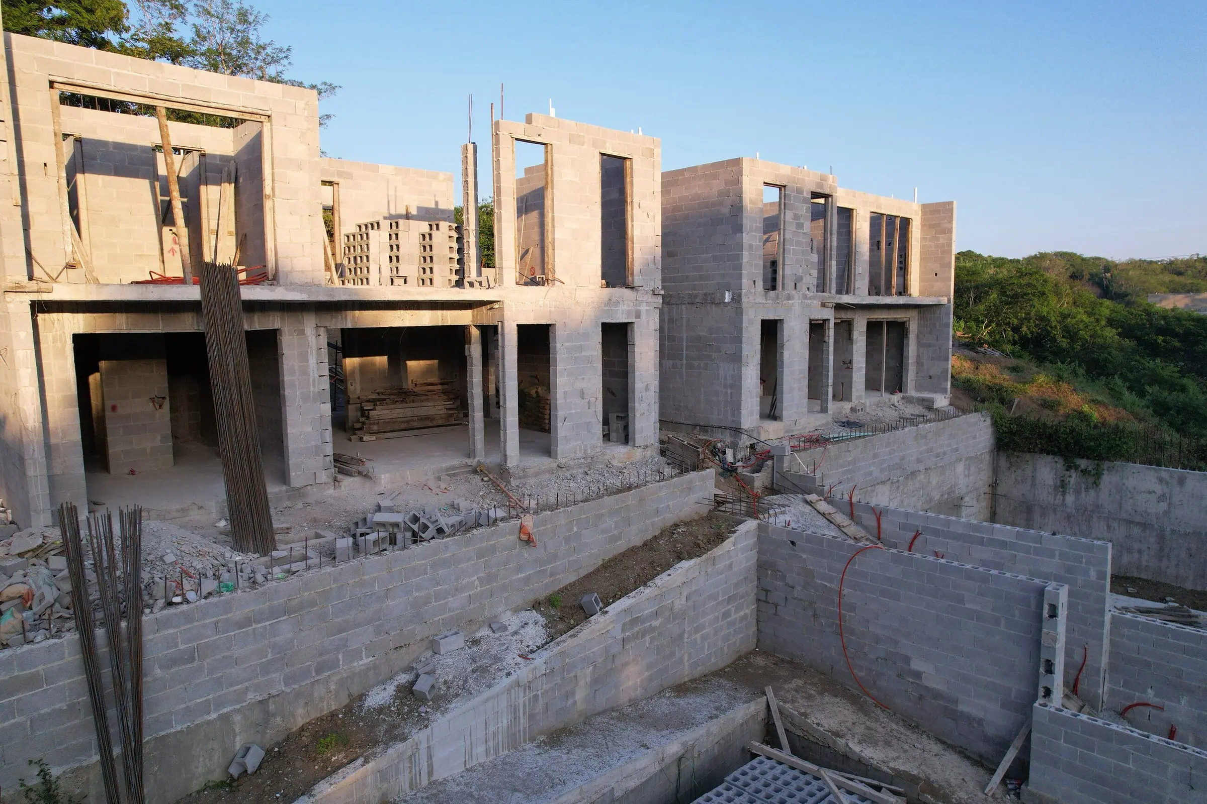 Real photograph of Nahya Residences under construction in Cumbres de Mita